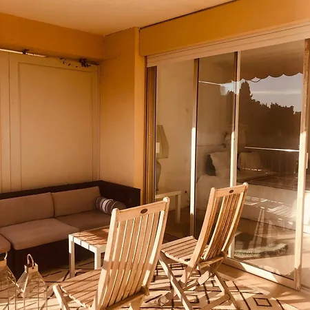 Seaside With Terrasse In Garavan Apartament *